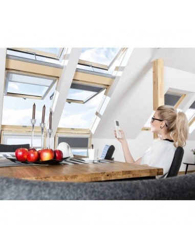 Παράθυρο στέγης - ταράτσας - οροφής περιστρεφόμενο με ηλεκτρικό μηχανισμό