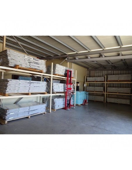 Πόρτα αποθήκης μεταλλική απλή με εξαερισμό